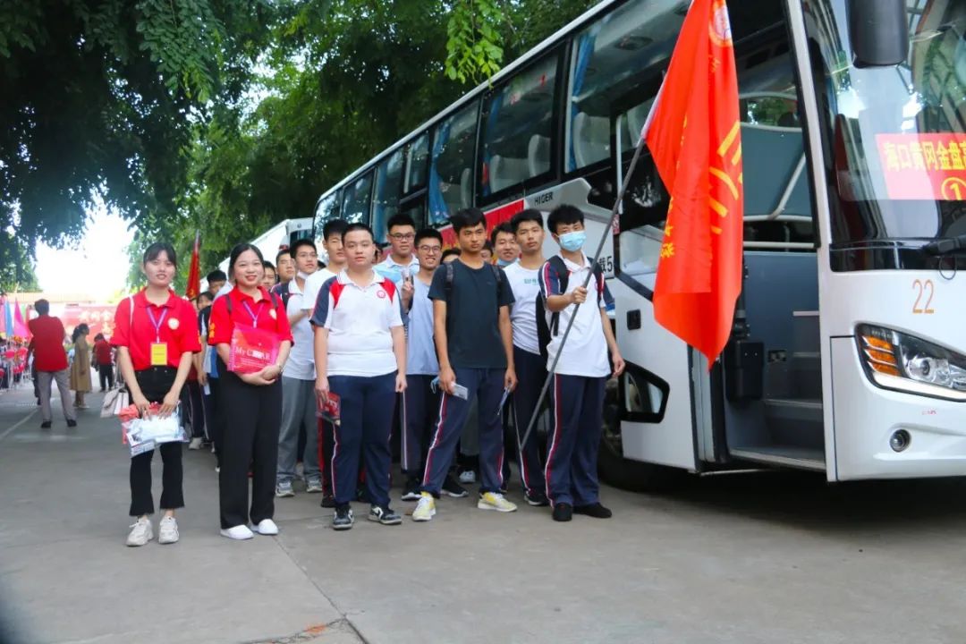 圆梦高考，扬帆起航！海口黄冈金盘高级中学吹响高考出征集结号