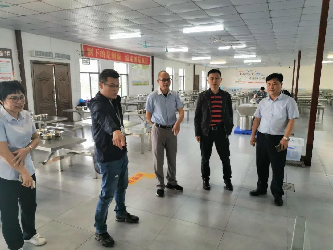 护航新学期——海口市市场监督管理局来我校开展学校食堂食品安全联合检查工作