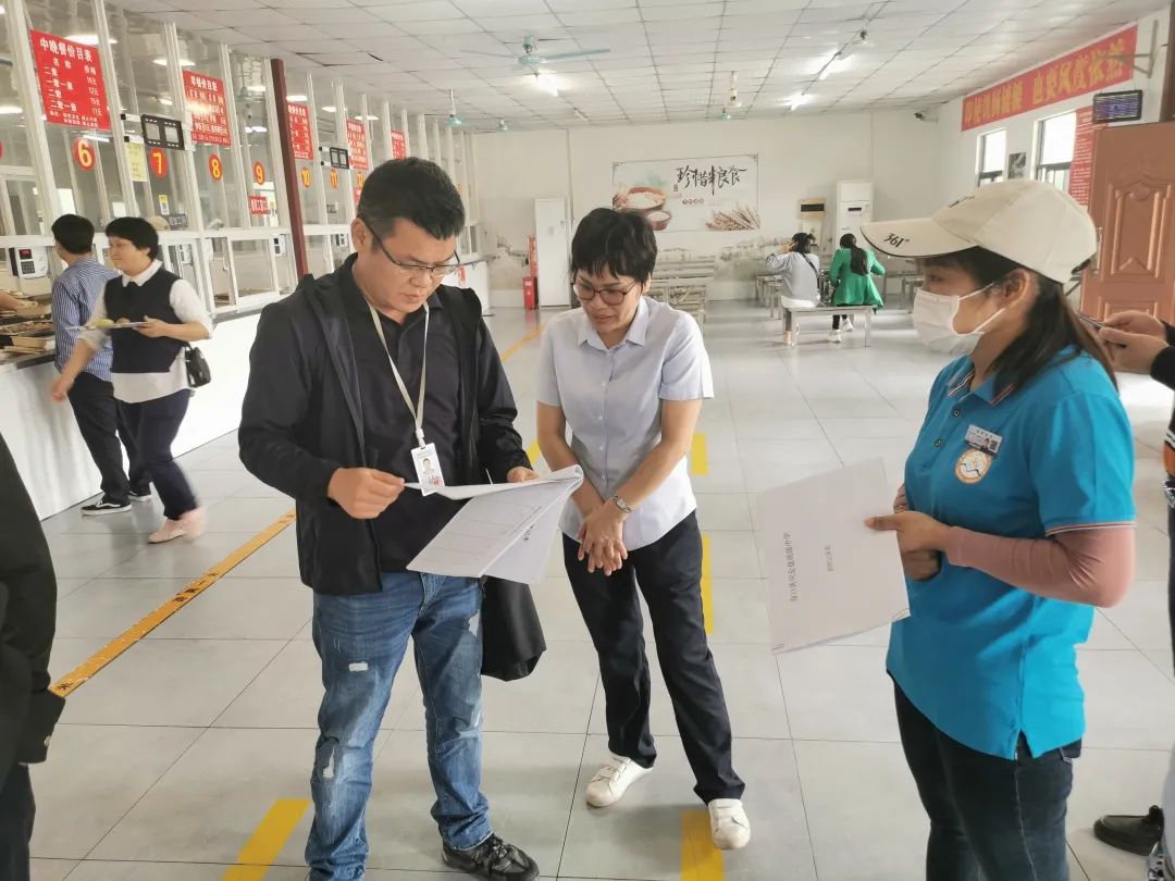 护航新学期——海口市市场监督管理局来我校开展学校食堂食品安全联合检查工作