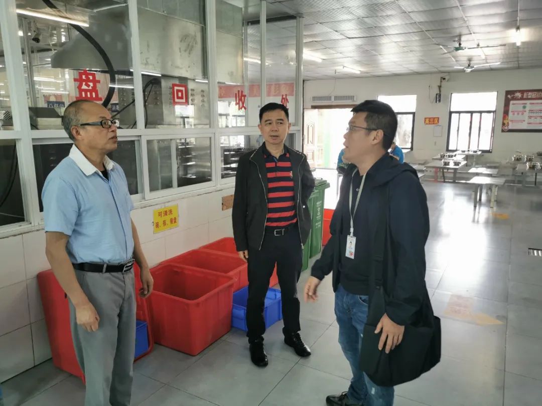 护航新学期——海口市市场监督管理局来我校开展学校食堂食品安全联合检查工作